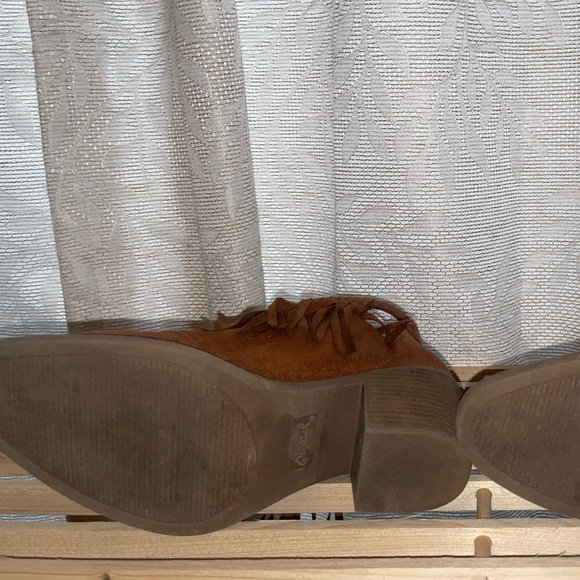 Boutique Ankle Booties Western Suede Fringe Design Qupid size 7 Light Distress - Picture 4 of 5